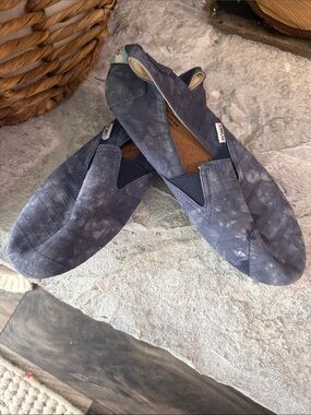Toms Navy Slip-On Shoe with Light Blue Accent
